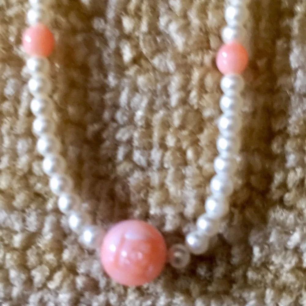 VINTAGE AVON WHITE FAUX PEARL PINK BEAD NECKLACE